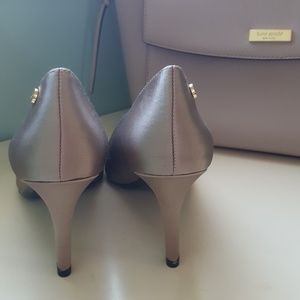 NEW Calvin Klein nude/champaigne heels